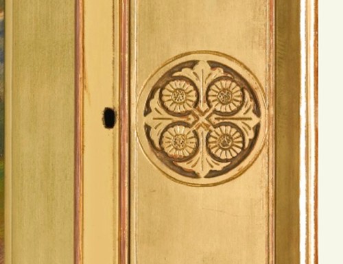 Hunt frame centre right