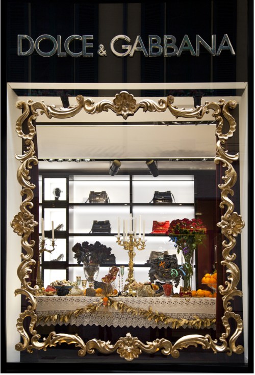 Dolce & Gabbana Xmas window Milan women Dec2012 thestylistme dot com
