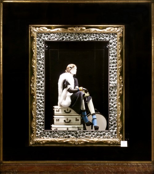Prada Christmas window display 2010 04