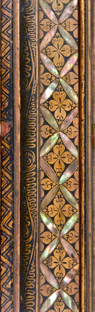 16-detail-of-decoration-on-rail-sm