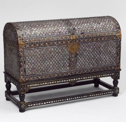 8-coffer-late-c16to-early-c17-v-a