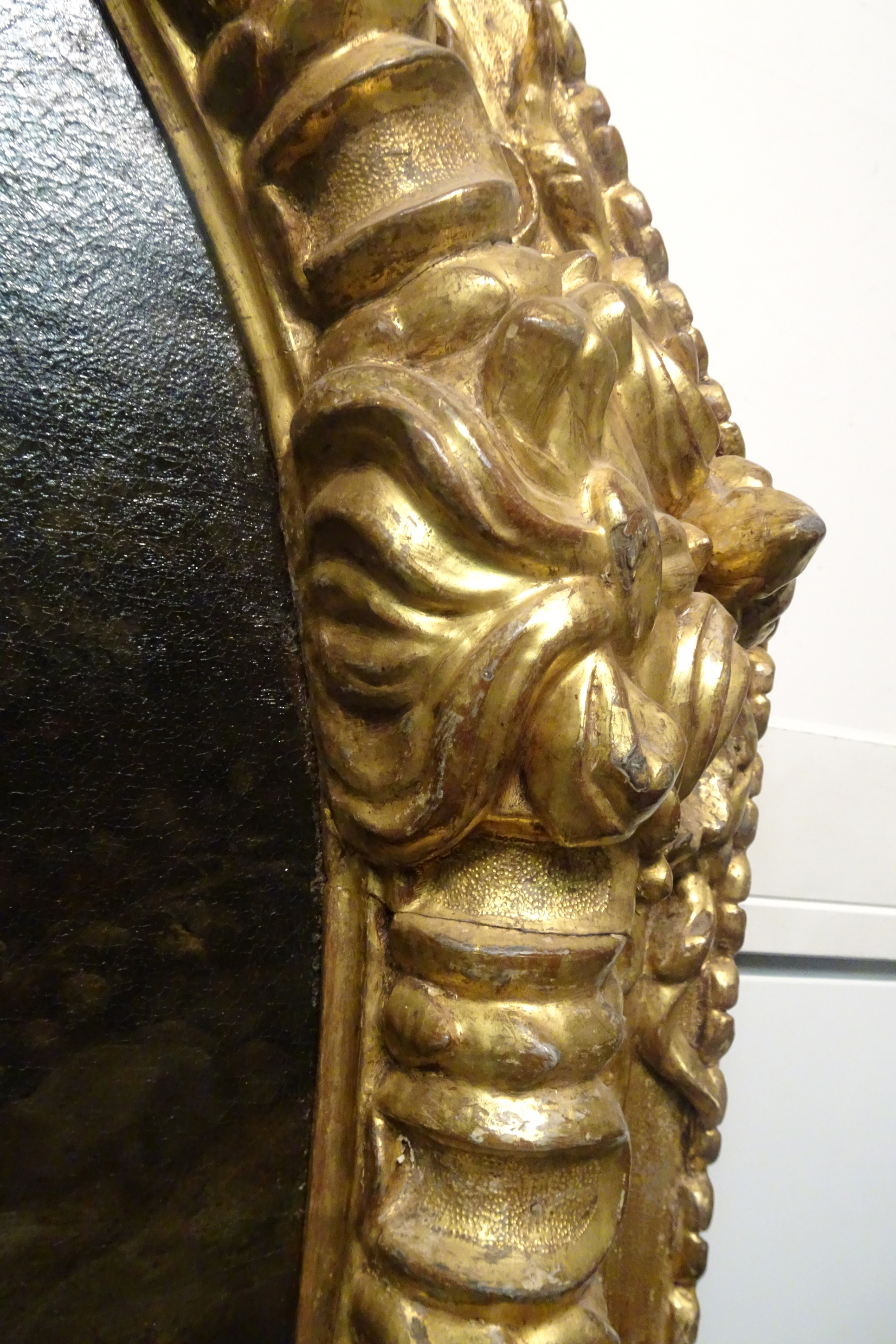 16A Clasp showing torch or lion s mane