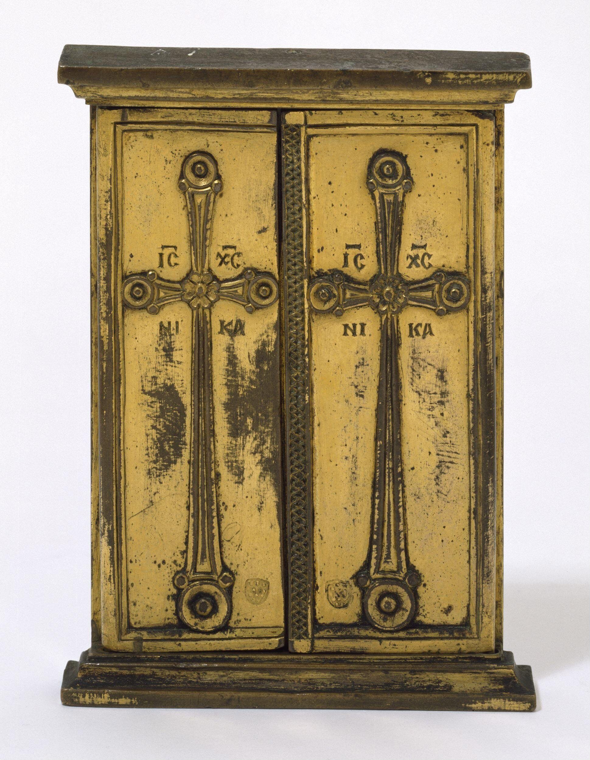 5B Byzantine C12 &amp; Italian C15 triptych gilt broze V &amp; A shut