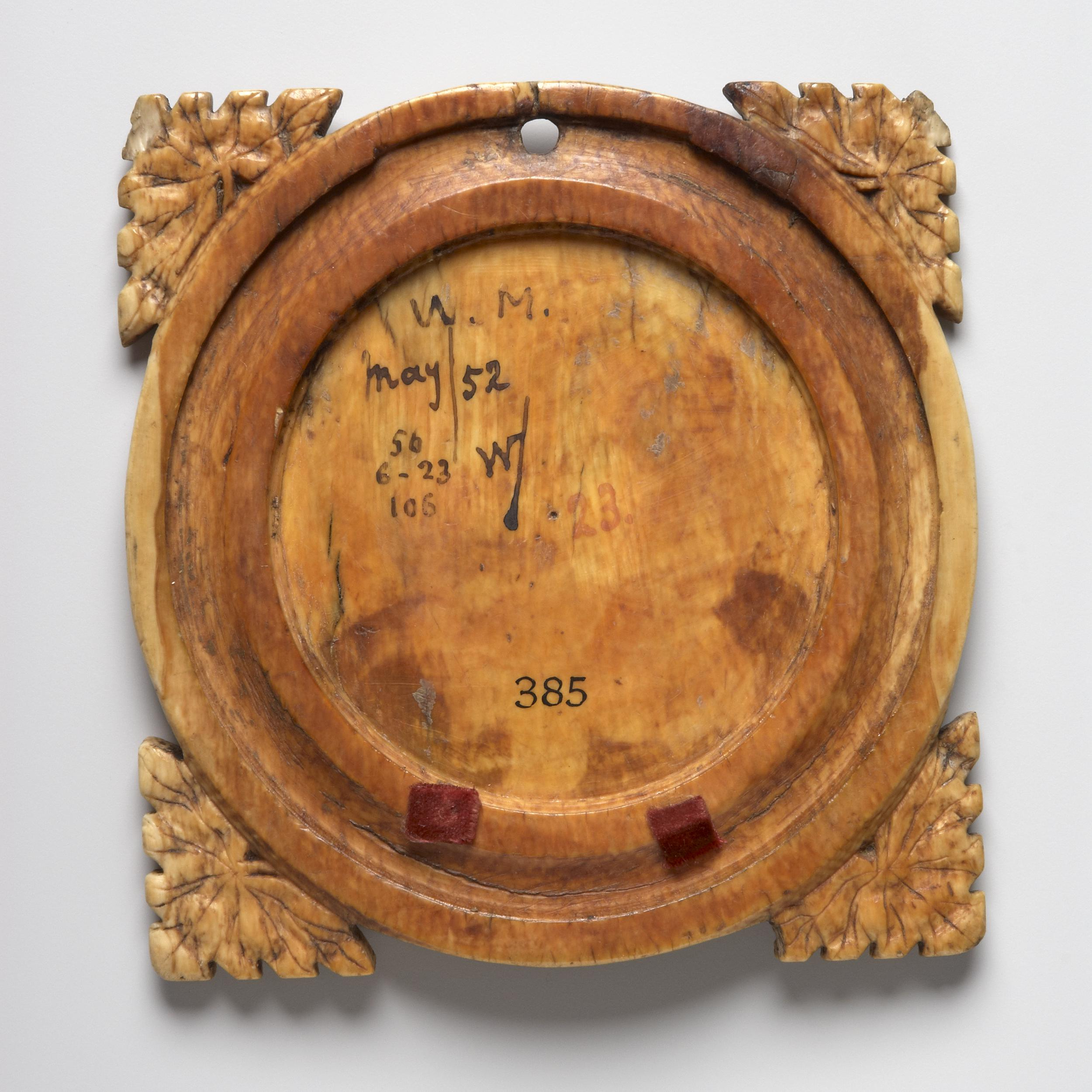 7B Ivory case with love scene in garden BM 2